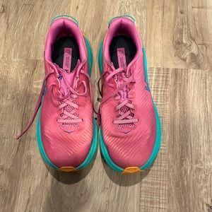 Hoka Rincon 3 pink and turquoise color way